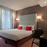 Opéra Marigny Hotel 4*