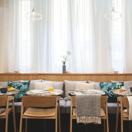 麦里格尼剧院酒店 4*