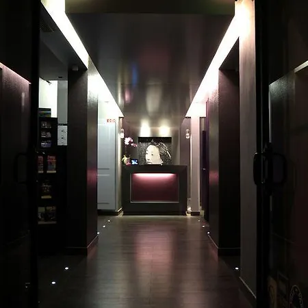 麦里格尼剧院酒店