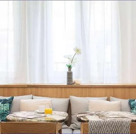 麦里格尼剧院酒店