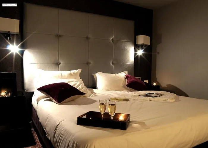 Opera Marigny Szálloda 4*