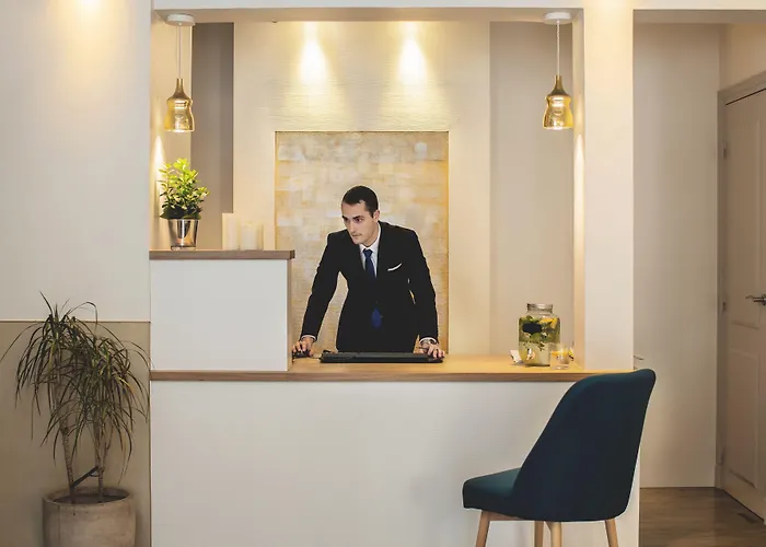 Opera Marigny 4*