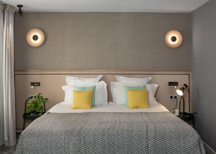 Opera Marigny Szálloda