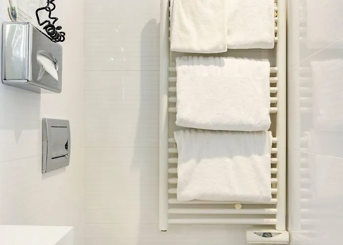 Hotel Opéra Marigny Paris