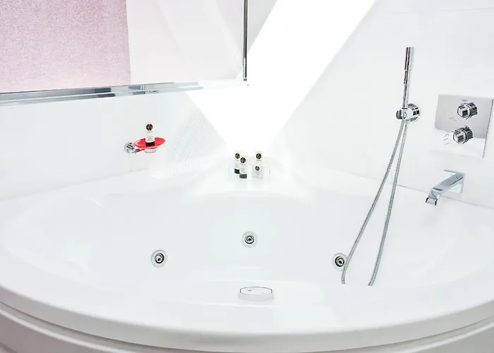 Opéra Marigny 4* Paris