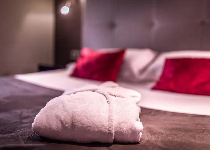 Opera Marigny 4*