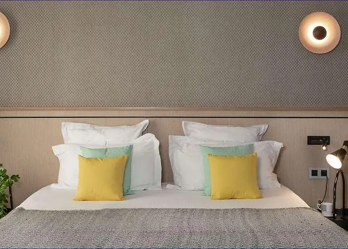 Opera Marigny מלון 4*