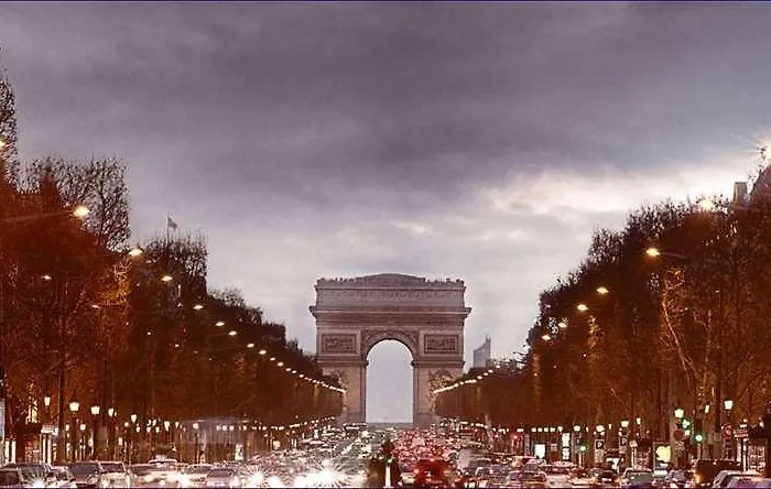 Opera Marigny Szálloda