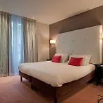 Opera Marigny Szálloda 4*
